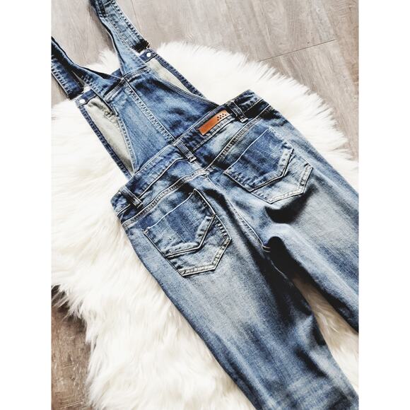 EUC Dollhouse Blizzard Blue Distressed Denim Overalls - Size 7 - Picture 3 of 11